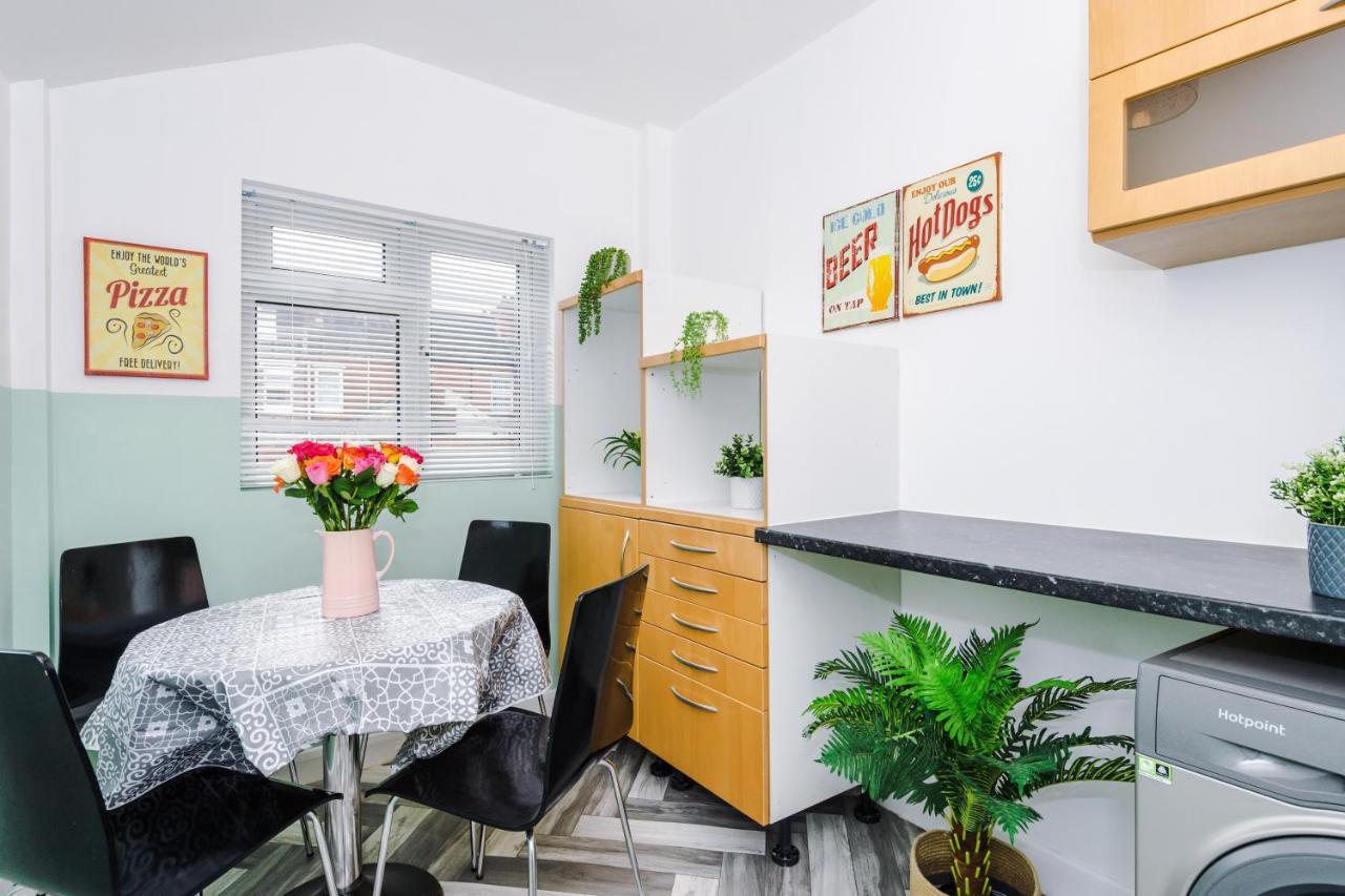 Harley House - Spacious Home With Free Netflix & Parking By Rocketbnb Coventry Ngoại thất bức ảnh