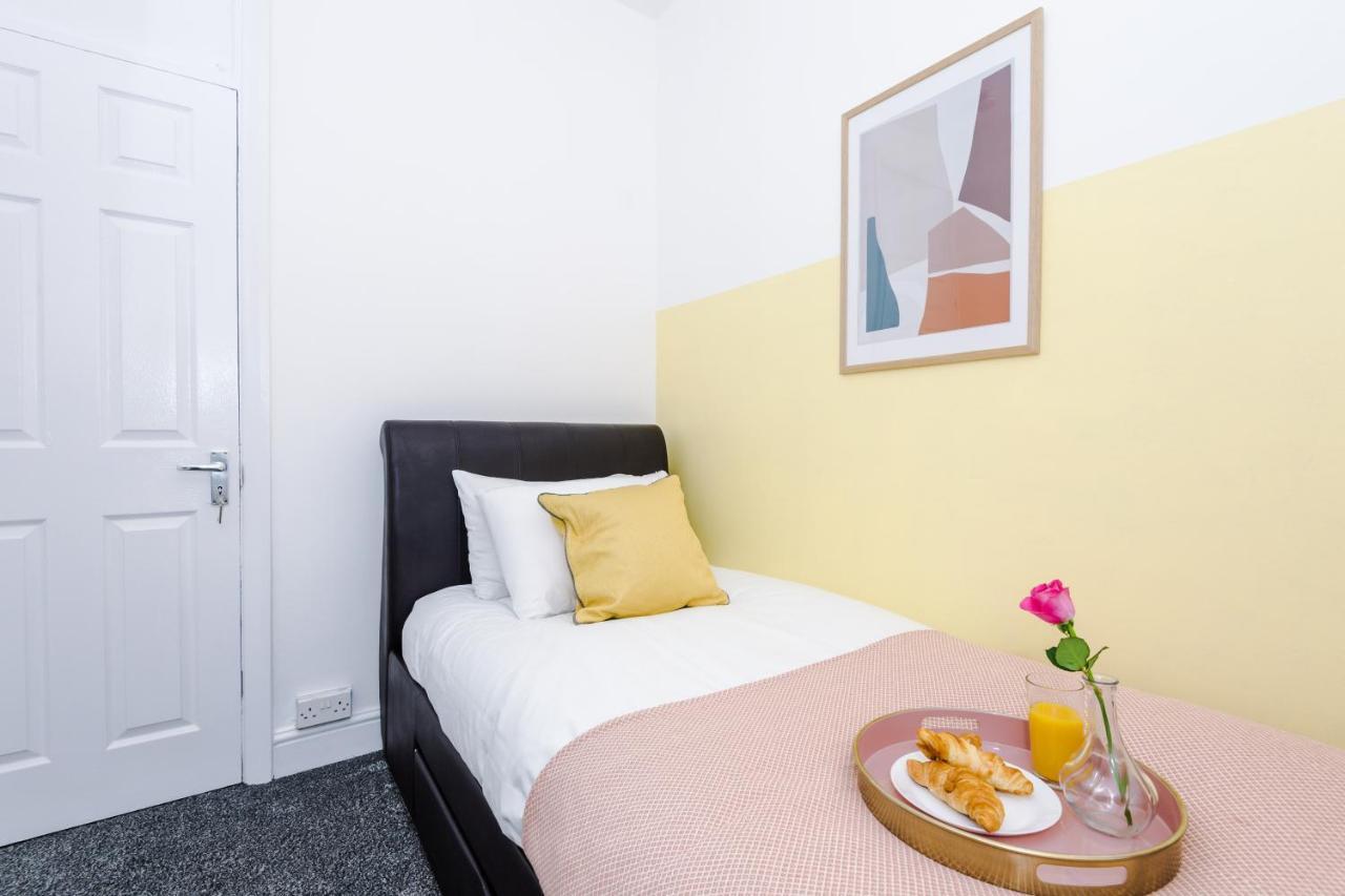 Harley House - Spacious Home With Free Netflix & Parking By Rocketbnb Coventry Ngoại thất bức ảnh
