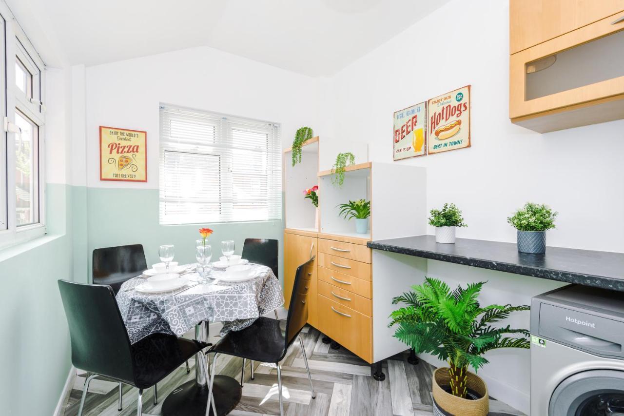 Harley House - Spacious Home With Free Netflix & Parking By Rocketbnb Coventry Ngoại thất bức ảnh