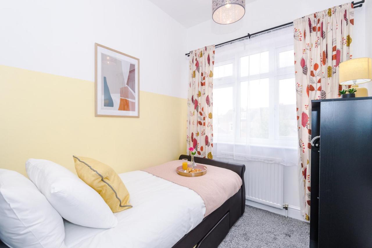 Harley House - Spacious Home With Free Netflix & Parking By Rocketbnb Coventry Ngoại thất bức ảnh