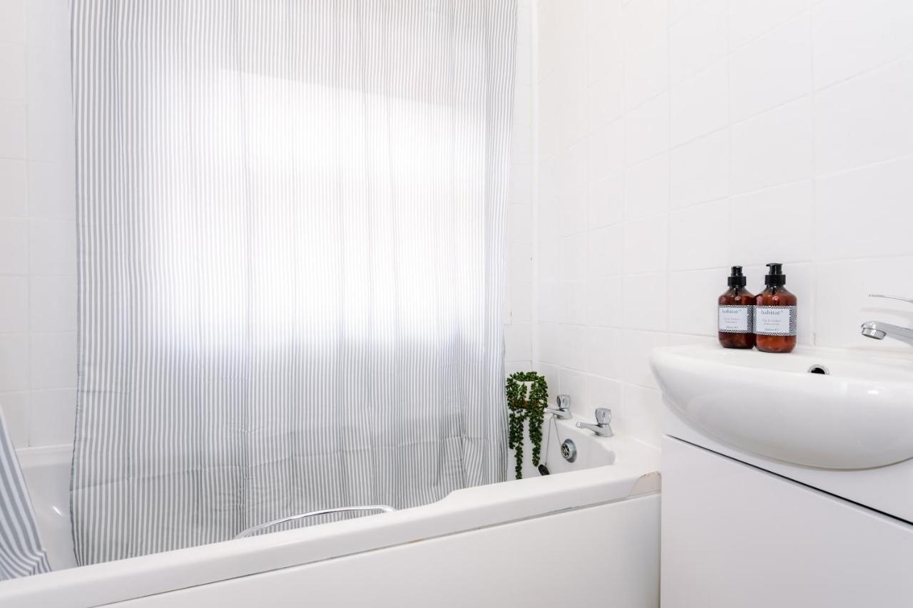 Harley House - Spacious Home With Free Netflix & Parking By Rocketbnb Coventry Ngoại thất bức ảnh